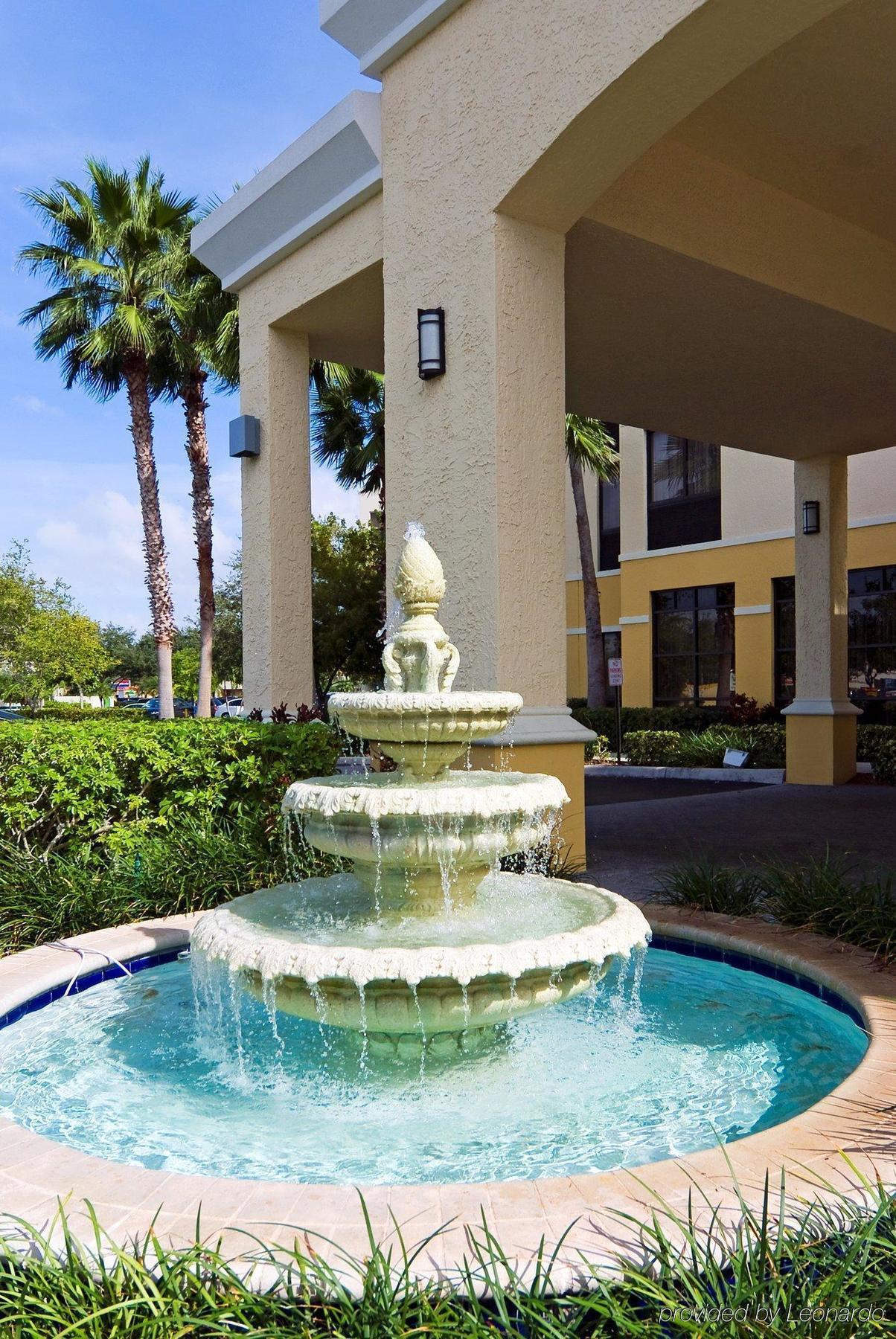 Holiday Inn Express Hotel & Suites Kendall East-Miami By Ihg Exterior foto
